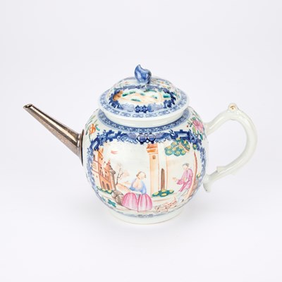 Lot 718 - AN 18TH CENTURY CHINESE FAMILLE ROSE 'MANDARIN' TEAPOT