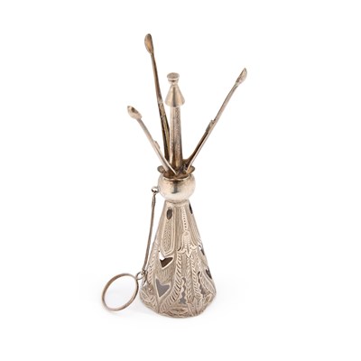 Lot 188 - A SILVER POSY HOLDER, 19TH CENTURY