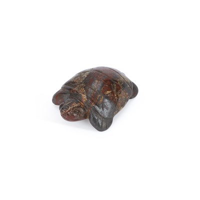 Lot 546 - A CHINESE HARDSTONE CARVING OF A TORTOISE