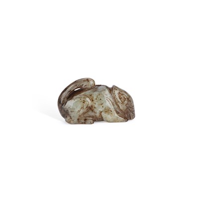 Lot 549 - A CHINESE MOTTLED GREY JADE MODEL OF A SQUIRREL
