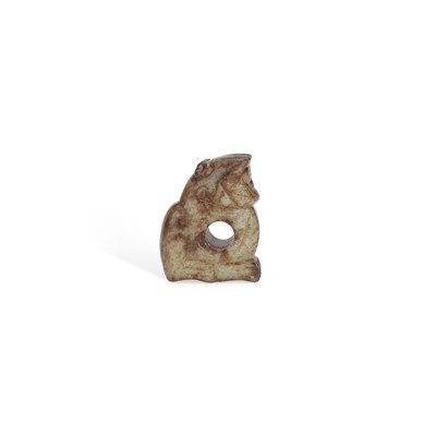 Lot 558 - A CHINESE MOTTLED GREY JADE CARVING OF A FROG