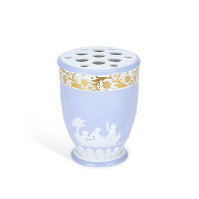 Lot 205 - A SPODE PORCELAIN BOUGH POT AND COVER