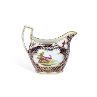 Lot 115 - A CHAMBERLAINS WORCESTER CREAM JUG