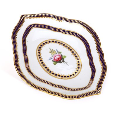 Lot 174 - A DERBY PORCELAIN DISH