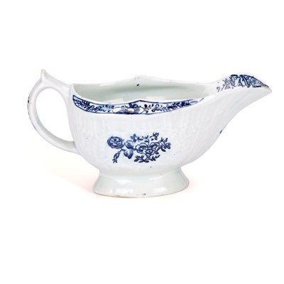 Lot 189 - A LOWESTOFT PORCELAIN SAUCEBOAT