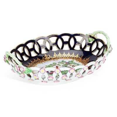 Lot 202 - A WORCESTER PORCELAIN BASKET