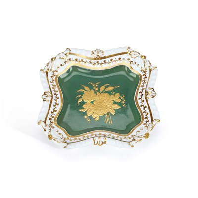 Lot 158 - A ROCKINGHAM PORCELAIN PIN TRAY