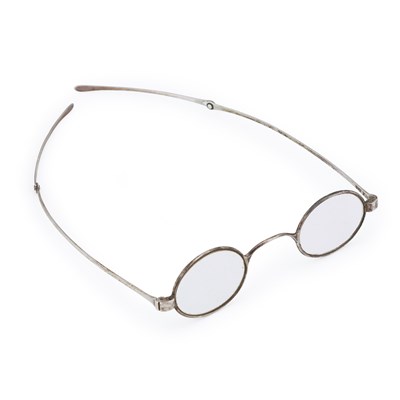 Lot 592 - A PAIR OF WILLIAM IV SILVER SPECTACLES