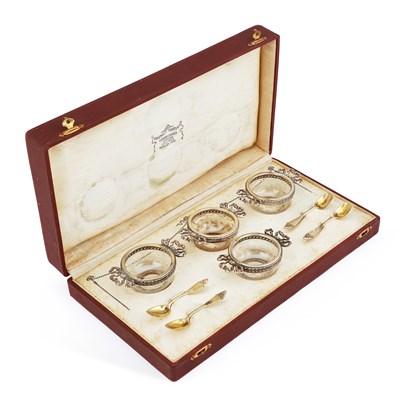 Lot 378 - A SET OF FOUR LATE 19TH/ EARLY 20TH CENTURY CONTINENTAL SILVER AND GLASS SALTS