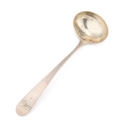 Lot 425 - A GEORGE III SCOTTISH SILVER SAUCE LADLE