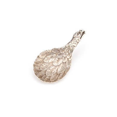 Lot 662 - A GEORGE III SILVER 'EAGLE'S WING' CADDY SPOON