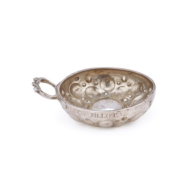 Lot 373 - AN EARLY 19TH CENTURY FRENCH SILVER TASTEVIN
