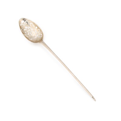 Lot 416 - A GEORGE II SILVER MOTE SPOON