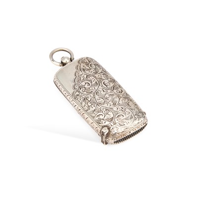 Lot 604 - A LATE VICTORIAN SILVER COMBINATION VESTA / SOVEREIGN CASE