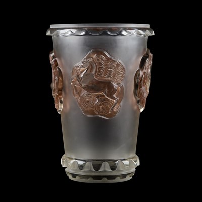 Lot 102 - RENÉ LALIQUE (FRENCH, 1860-1945)