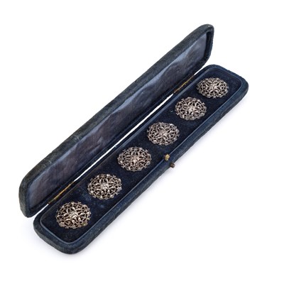 Lot 505 - A SET OF SIX EARLY 20TH CENTURY SILVER BUTTONS
