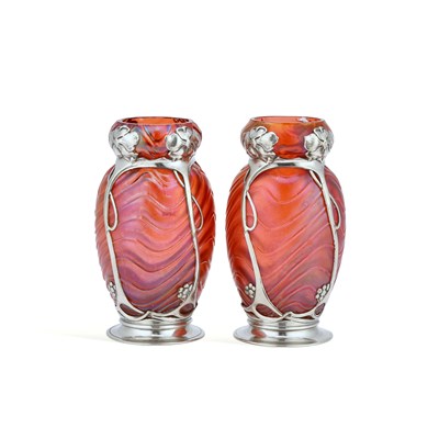 Lot 295 - A PAIR OF PALLME-KONIG ART NOUVEAU IRIDESCENT GLASS VASES WITH PEWTER MOUNTS