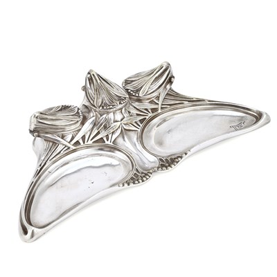 Lot 227 - A FRENCH ART NOUVEAU SILVERED METAL FLORIFORM INKWELL