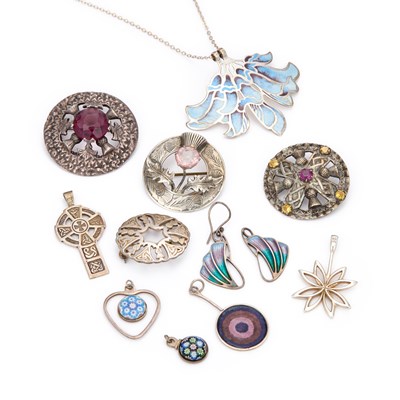 Lot 934 - A COLLECTION OF CELTIC SILVER JEWELLERY