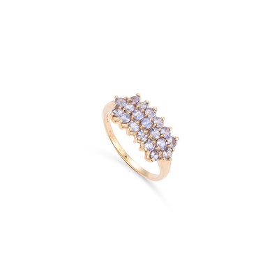 Lot 624 - A 9CT YELLOW GOLD AND TANZANITE DRESS RING