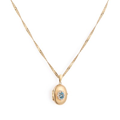 Lot 879 - A 9CT YELLOW GOLD BLUE TOPAZ AND DIAMOND OVAL LOCKET PENDANT
