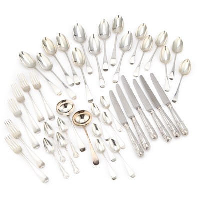 Lot 420 - A COLLECTION OF SILVER FLATWARE