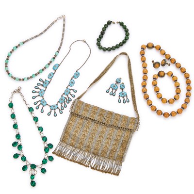 Lot 859 - A COLLECTION OF VINTAGE JEWELLERY