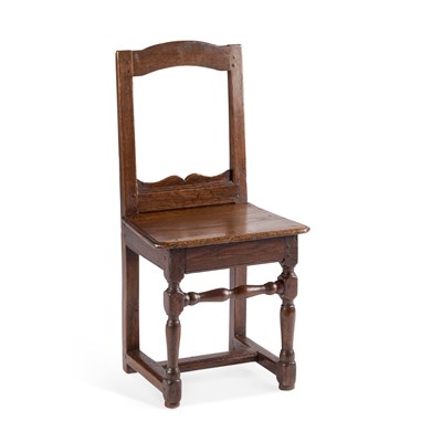 Lot 1042 - A SMALL 18TH CENTURY OAK CHAIR