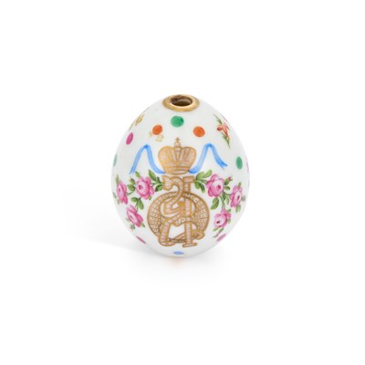 Lot 141 - A RUSSIAN PORCELAIN EGG