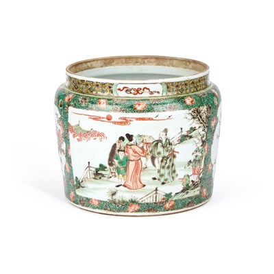 Lot 740 - A 19TH CENTURY CHINESE FAMILLE VERTE JAR
