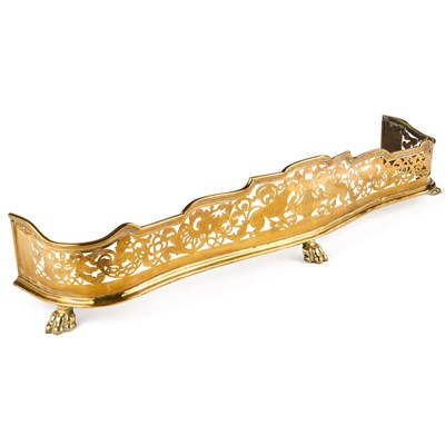 Lot 235 - AN 18TH CENTURY BRASS FENDER