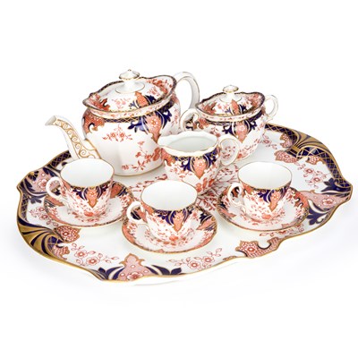 Lot 223 - A ROYAL CROWN DERBY IMARI CABERET SET