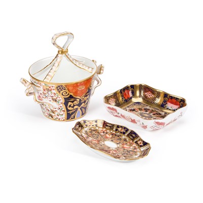 Lot 146 - TWO ROYAL CROWN DERBY IMARI PIN DISHES