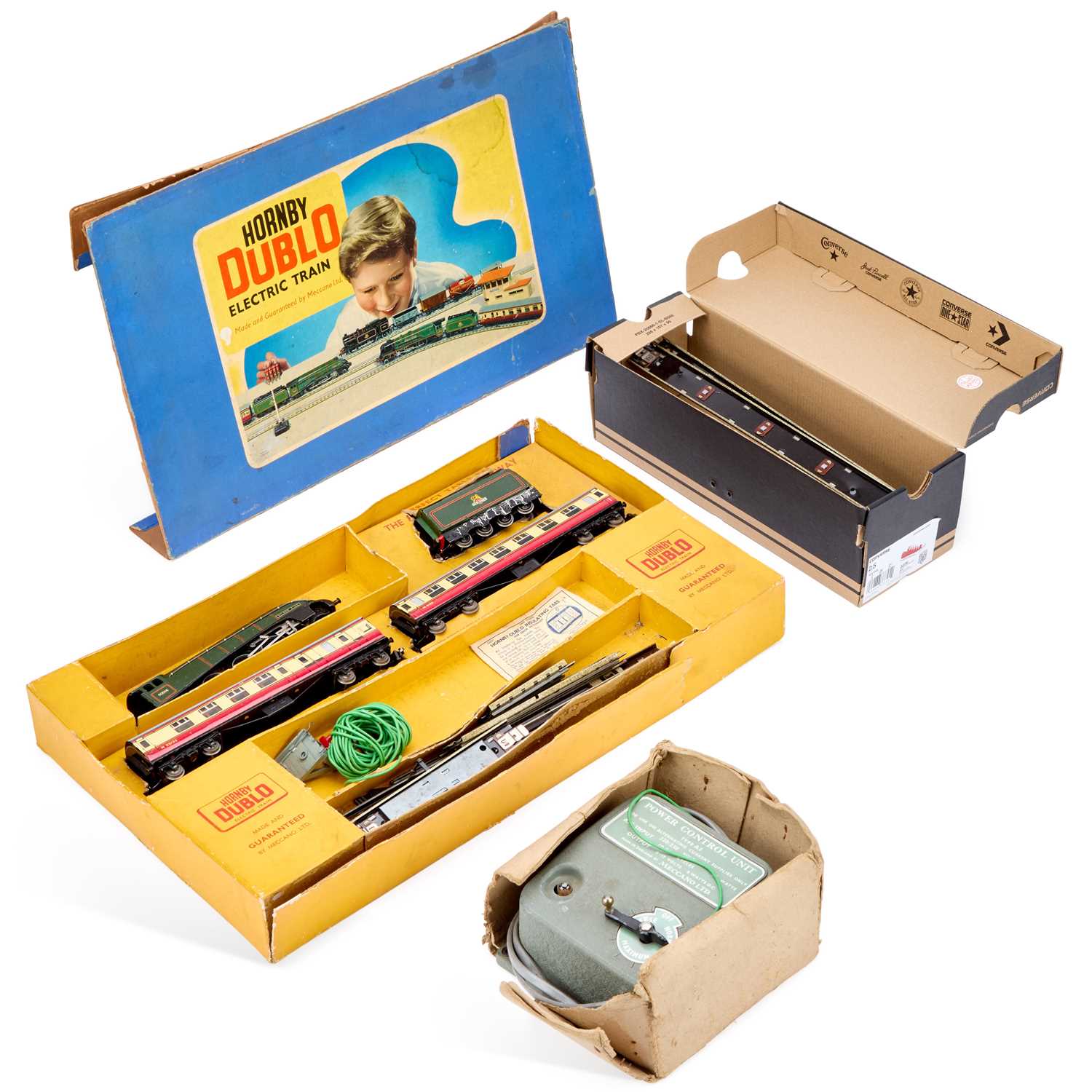 Lot 10 - A HORNBY DUBLO TRAIN SET