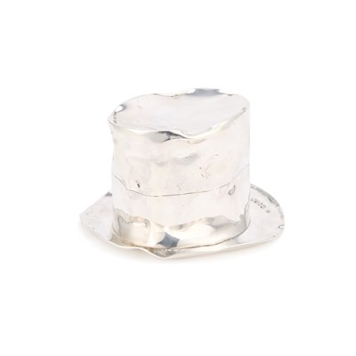 Lot 414 - A VICTORIAN SILVER MODEL OF A TOP HAT
