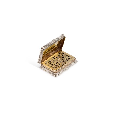 Lot 400 - A GOOD EARLY VICTORIAN SILVER VINAIGRETTE