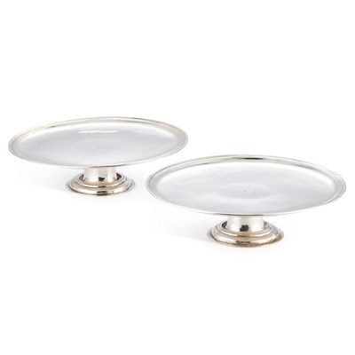 Lot 465 - A PAIR OF GEORGE I BRITANNIA STANDARD SILVER TAZZAS