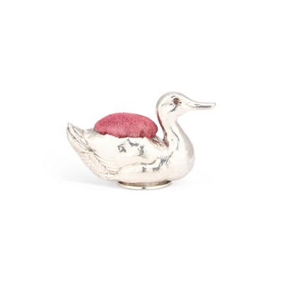 Lot 347 - A LARGE EDWARDIAN SILVER NOVELTY PINCUSHION