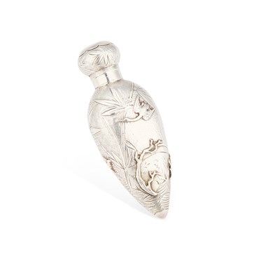 Lot 393 - A VICTORIAN AESTHETIC SILVER SCENT BOTTLE