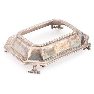 Lot 468 - A CHARLES II SILVER PINCUSHION MOUNT