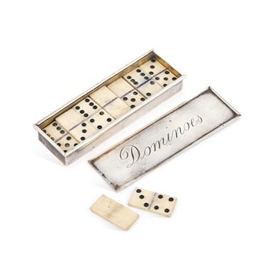 Lot 310 - AN EDWARDIAN SILVER TRAVELLING DOMINOES BOX