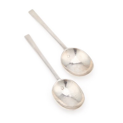 Lot 454 - A PAIR OF COMMONWEALTH SILVER PURITAN SPOONS