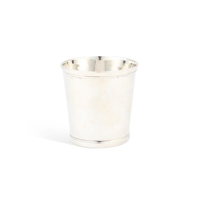 Lot 426 - A GEORGE III SILVER BEAKER