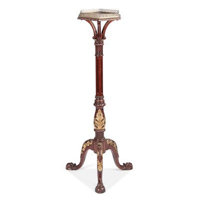 Lot 1011 - A CHIPPENDALE STYLE PARCEL-GILT MAHOGANY TORCHÈRE