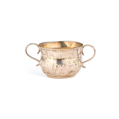 Lot 467 - A GEORGE I SILVER 'TOY' MINIATURE PORRINGER