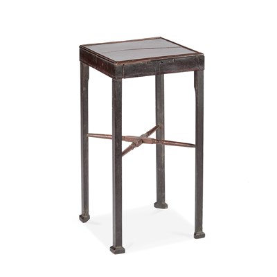 Lot 1001 - A GEORGIAN MAHOGANY URN STAND