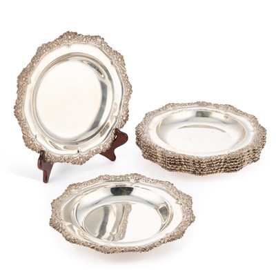 Lot 386 - A FINE SET OF EIGHT VICTORIAN SILVER SOUP PLATES