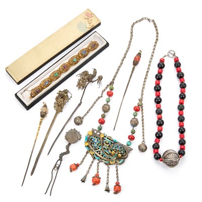 Lot 778 - A COLLECTION OF CHINESE AND OTHER JEWELLERY