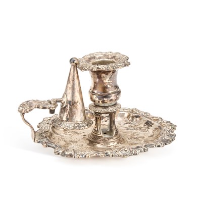 Lot 390 - A GEORGE IV SILVER CHAMBERSTICK