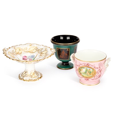 Lot 131 - A LARGE ENGLISH PORCELAIN COMPORT